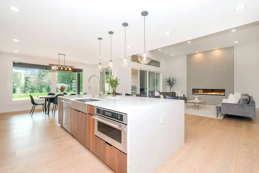 Kitchen with timber island